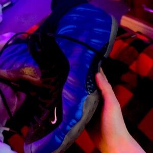 Blue Nike foams 250$ size 8.5